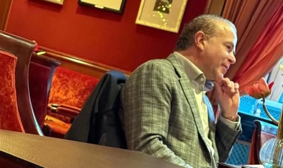 Captan a Rocha Cantú en París