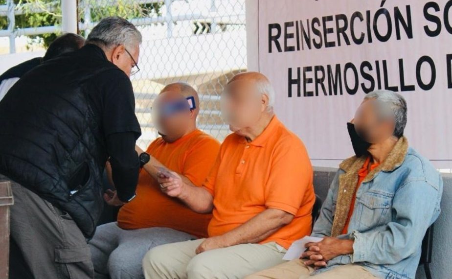 Recibe población del Cereso 2 en Hermosillo donación de lentes de lectura: SIEP
