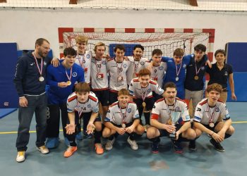 Un par de jugadores sonorenses de hockey logran Campeonato de sala en liga de Francia