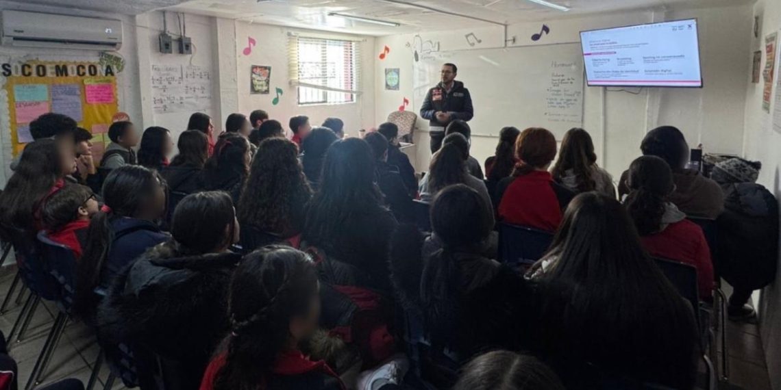 Orienta Secretaría de Seguridad sobre consumo digital seguro a estudiantes de Nogales