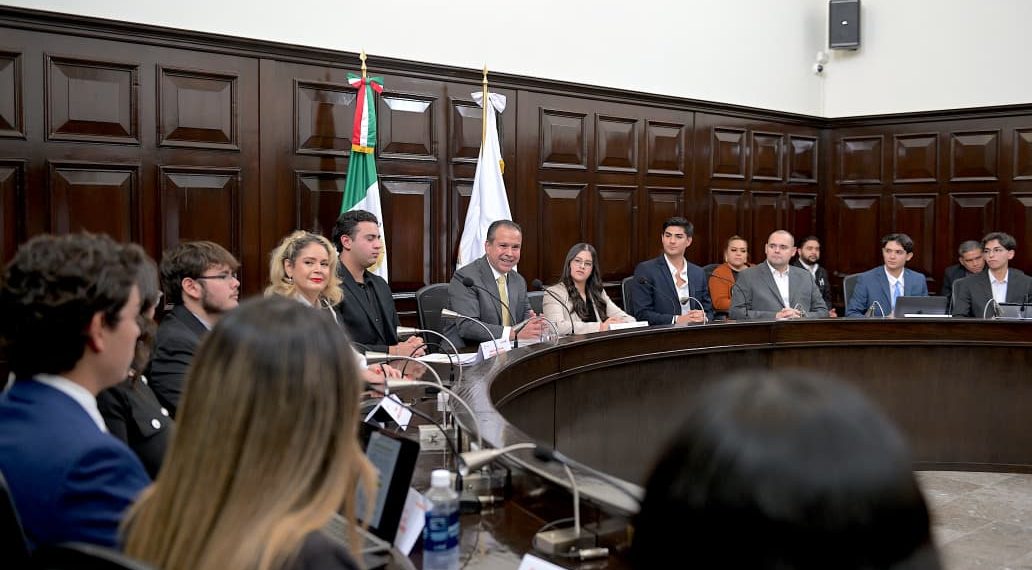 Da voz Toño Astiazarán a jóvenes hermosillenses a través de la tercera generación del Cabildo Juvenil