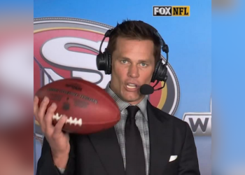 Gana más de comentarista que como mariscal de NFL