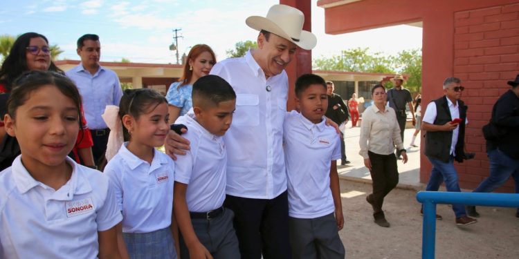 Durazo garantiza uniformes escolares a tiempo: amplía plazo de actualización de tallas