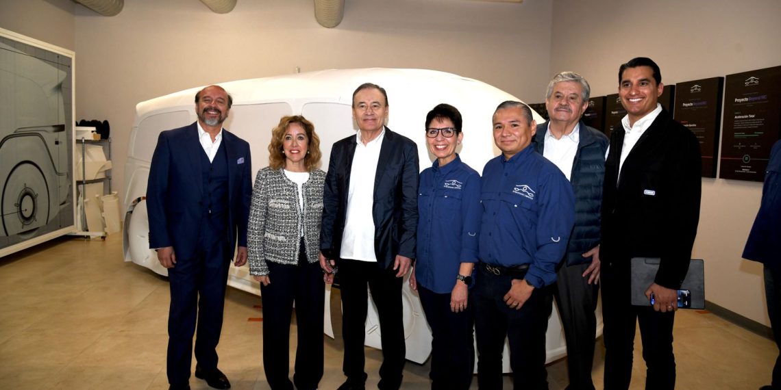Gobernador Durazo supervisa avances del primer vehículo eléctrico que se construye en Sonora