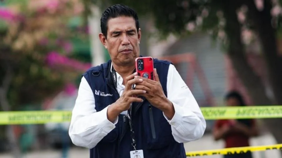 Artículo 19 denuncia agresión policial contra el periodista Ernesto Martínez en Sinaloa