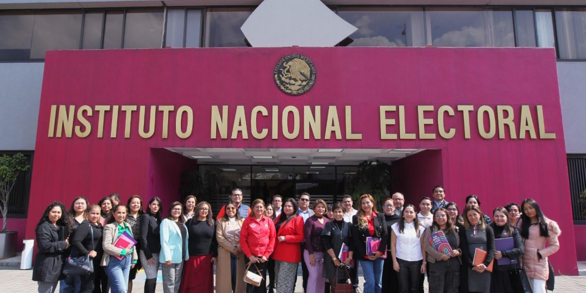 Capacita INE a representantes de partidos políticos nacionales para fortalecer la participación política de las mujeres