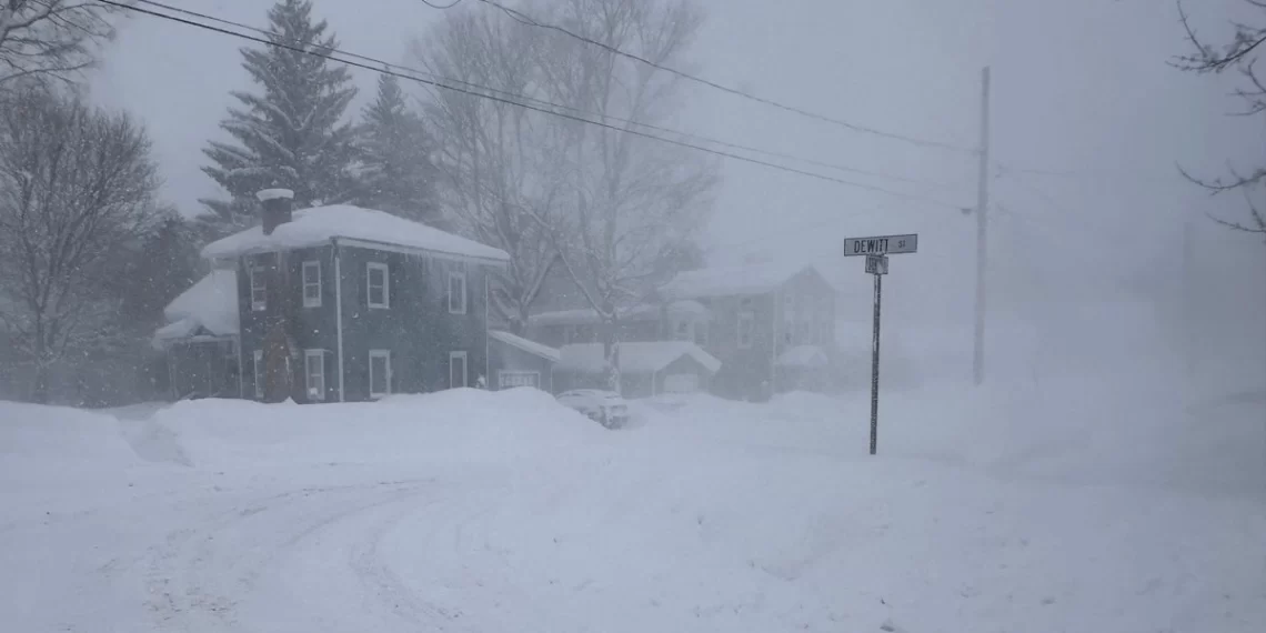 Cerca de 12 mil vuelos cancelados por gran tormenta invernal en EU