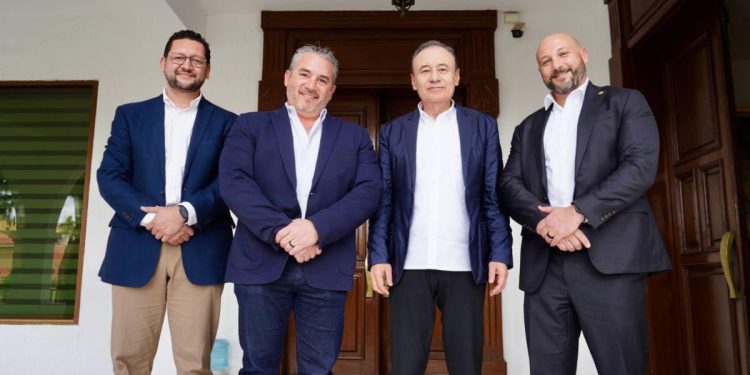 Gobernador Durazo atrae interés de empresa minera australiana para comercializar por el Puerto de Guaymas