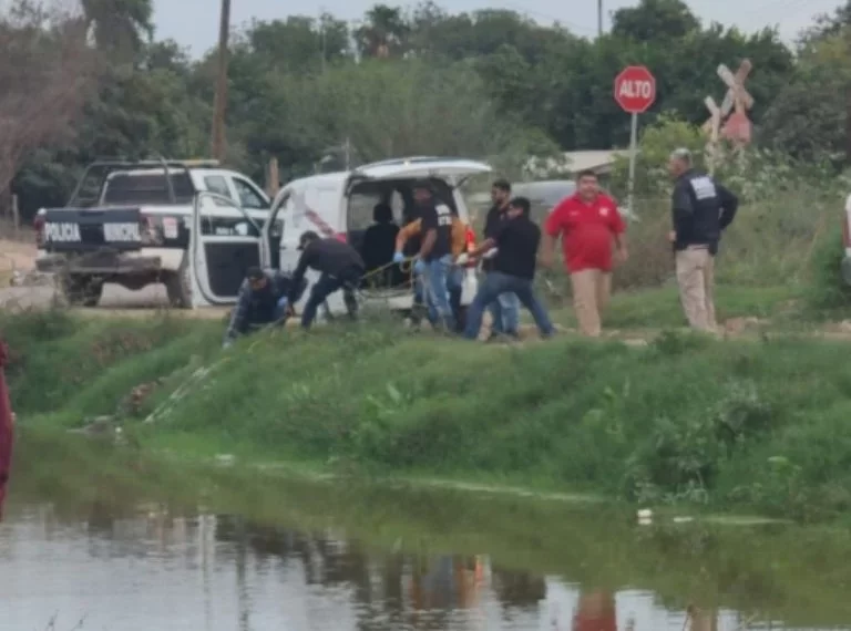Aparece cuerpo de hombre en las aguas de un canal de riego