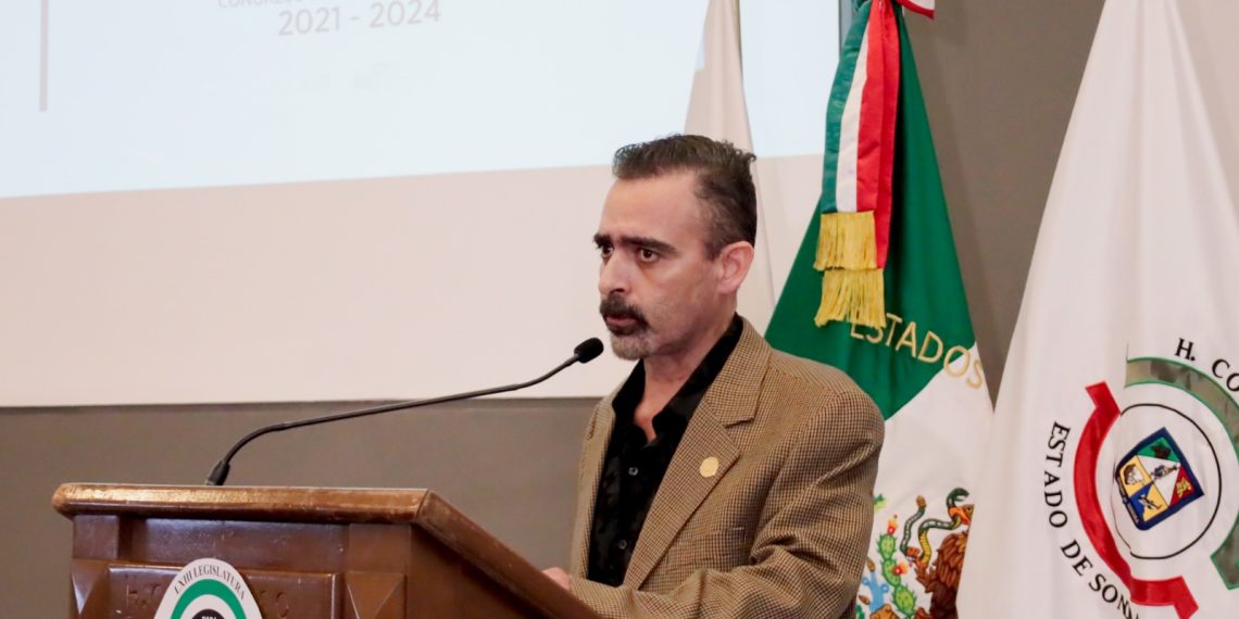 Importante que servidores públicos y policías municipales porten equipos de vídeo vigilancia para documentar su actuación y prevenir delitos: diputado Oscar Castro