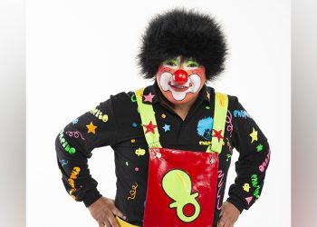 Perdona a mujer que lo acusó de abuso sexual