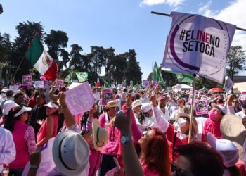 'Marcha por Nuestra Democracia' es para defender corrupción: AMLO