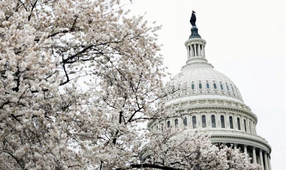 Congreso de EU alcanza acuerdo y evita cierre de Gobierno