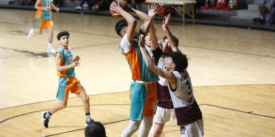 Para llevar una agenda de interés Ramon Flores escucha a los guaymenses