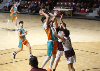 Para llevar una agenda de interés Ramon Flores escucha a los guaymenses