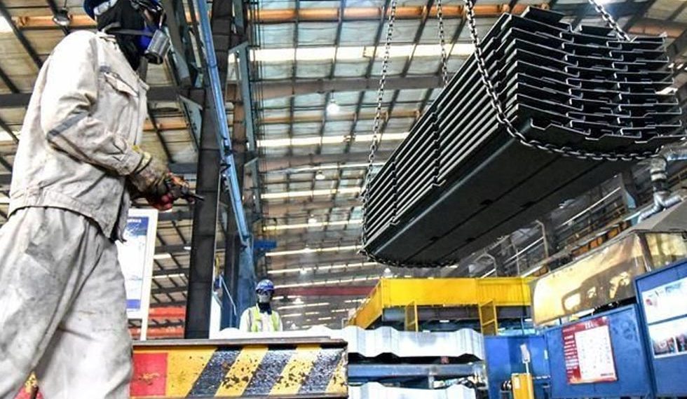 Economía de EU creció más de lo esperado al cierre de 2023