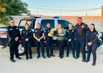 Visitan policías estatales a Jared Edgardo, bebé que nació en la unidad 15574