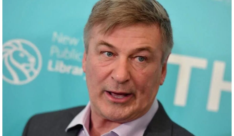 Se declara Alec Baldwin inocente de homicidio involuntario