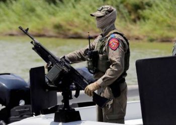 Enviará DeSantis tropas a frontera de Texas con México