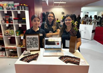 Empresarios y emprendedores sonorenses participan en Expo Antad 2024