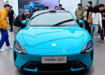 Xiaomi entra a competir con Tesla y BYD en autos eléctricos