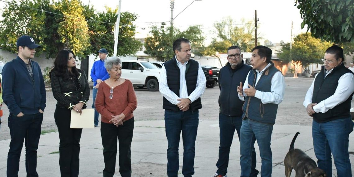 Escucha Toño Astiazarán necesidades de la colonia Fovissste