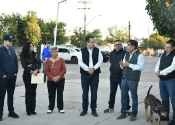 Escucha Toño Astiazarán necesidades de la colonia Fovissste