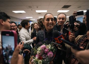 Al grito de ¡Doctora,amiga, el pueblo te admira! militantes le dan la bienvenida a Claudia Sheinbaum en Sonora&nbsp;