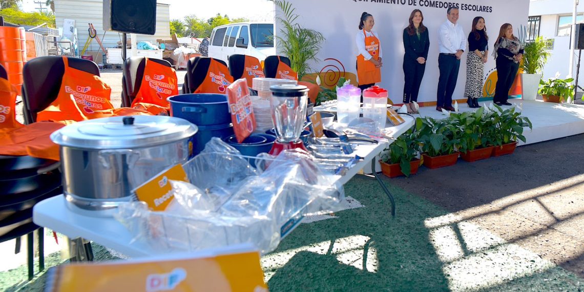 Entrega Toño Astiazarán equipamiento para el programa Desayunos Escolares