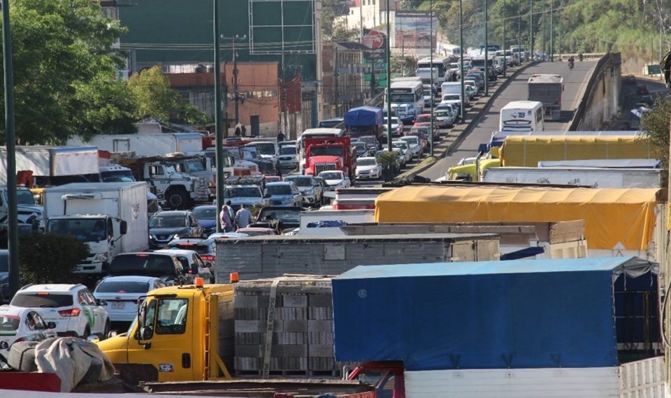 Shakira lanza nuevo disco: 'Las Mujeres Ya No Lloran'