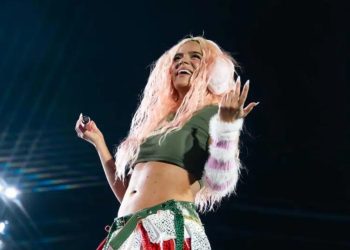 Karol G revela que está comprometida durante su concierto de Guatemala