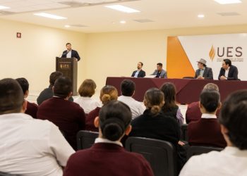 Acercan oportunidades de trabajo en EUA a egresados de la UES