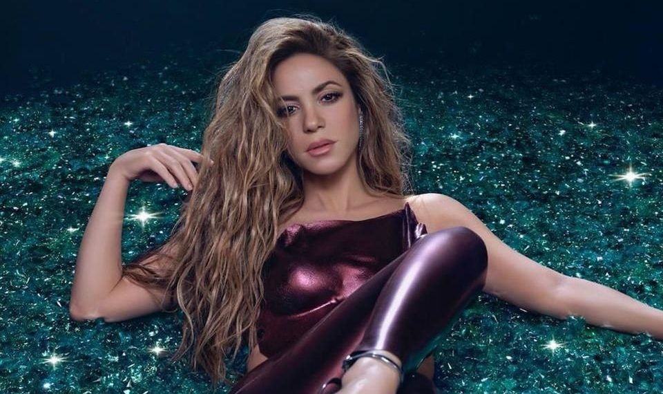 Shakira lanza nuevo disco: 'Las Mujeres Ya No Lloran'