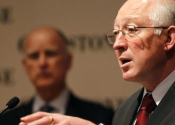 'Caso cerrado', dice Ken Salazar sobre supuesto financiamiento ilegal a campaña de AMLO en 2006