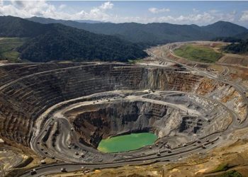 Mineros organizados en desacuerdo con reforma constitucional