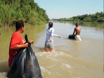 Corte de apelaciones de EU vuelve a suspender ley antimigrante de Texas