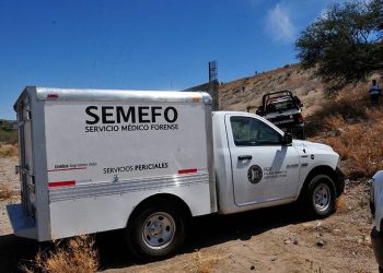 Hallan a dos hombres sin vida en terreno baldío de Nogales