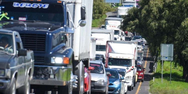Transportistas cancelan paro en carreteras tras acuerdo con Gobierno Federal