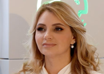 Angélica Rivera reaparece y enfrenta las preguntas de la prensa mexicana