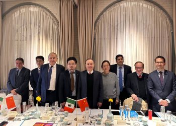 Atiende Gobernador en China proyectos de energía digital y de acumuladores