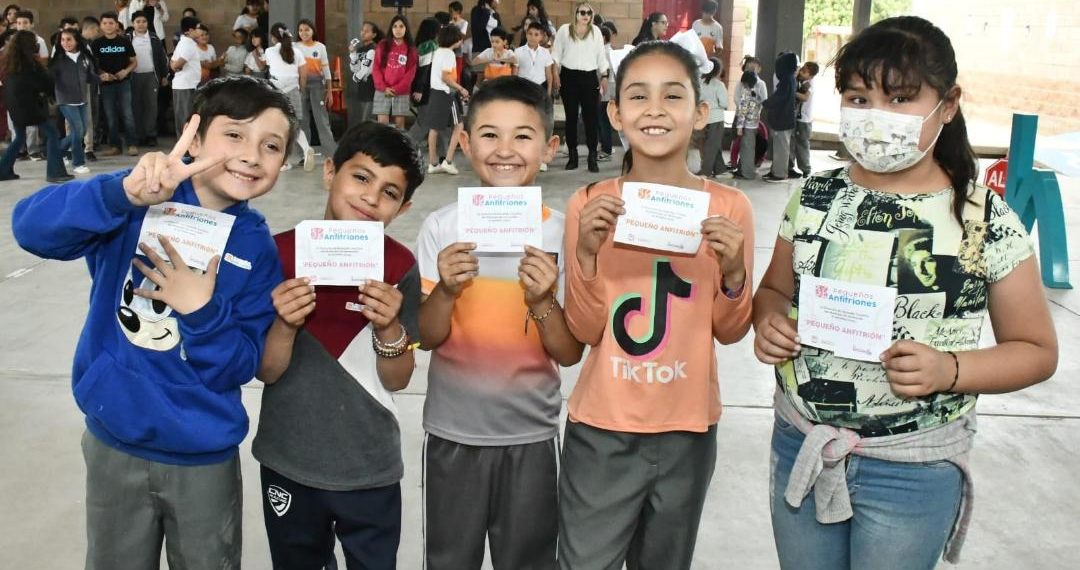 Son nuevos Pequeños Anfitriones alumnos de la primaria Bertha Lidia Figueroa López
