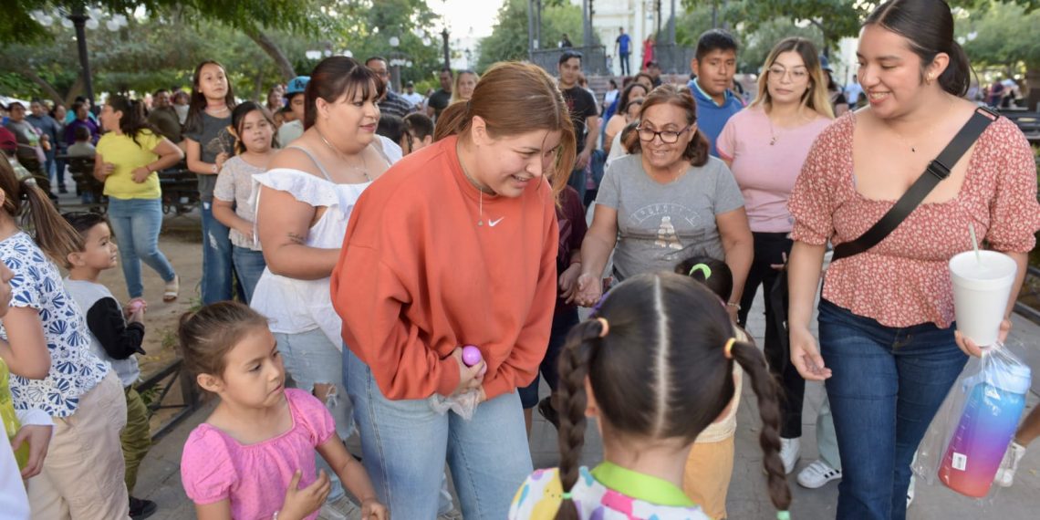 Buscan decenas de niñas y niños huevos de Pascua en Víactiva