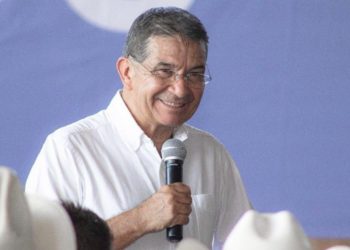 Norberto Barraza&nbsp;entregó contratos públicos a empresa en la que participa uno de sus socios