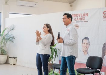 Celida y Froylán conquistan sector de estudiantes en Cajeme