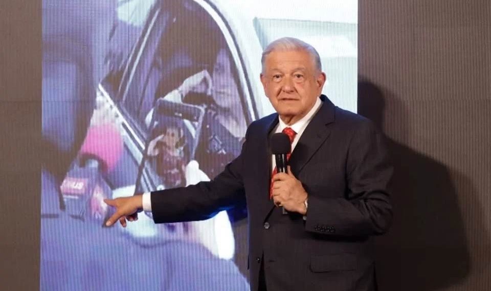 Retén de encapuchados es propaganda o montaje: AMLO