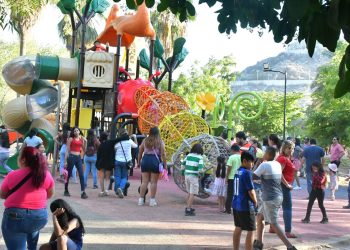 Festejan en la Víactiva a las niñas y niños de Hermosillo