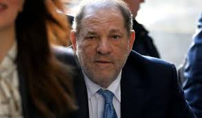 Harvey Weinstein es hospitalizado tras su regreso a Nueva York, según su abogado