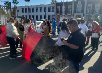 Estalla huelga en la Unison: Steus vota a favor y cierran las puertas
