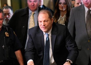 Harvey Weinstein es hospitalizado tras su regreso a Nueva York, según su abogado