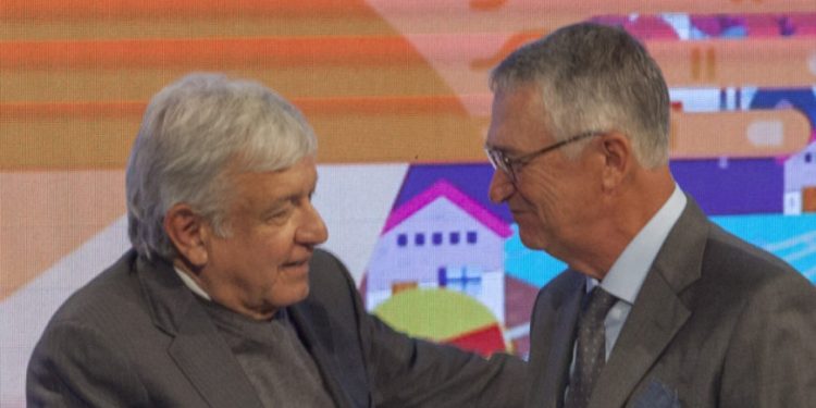 Ahora Presidente y Salinas Pliego pelean por Afores